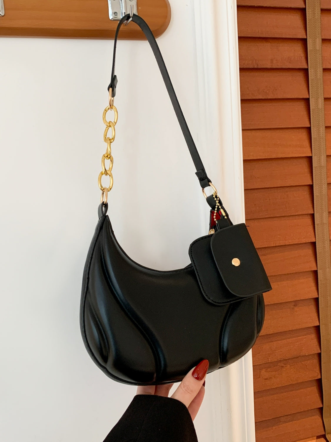 Leather Shoulder Bag with EarPods Bag