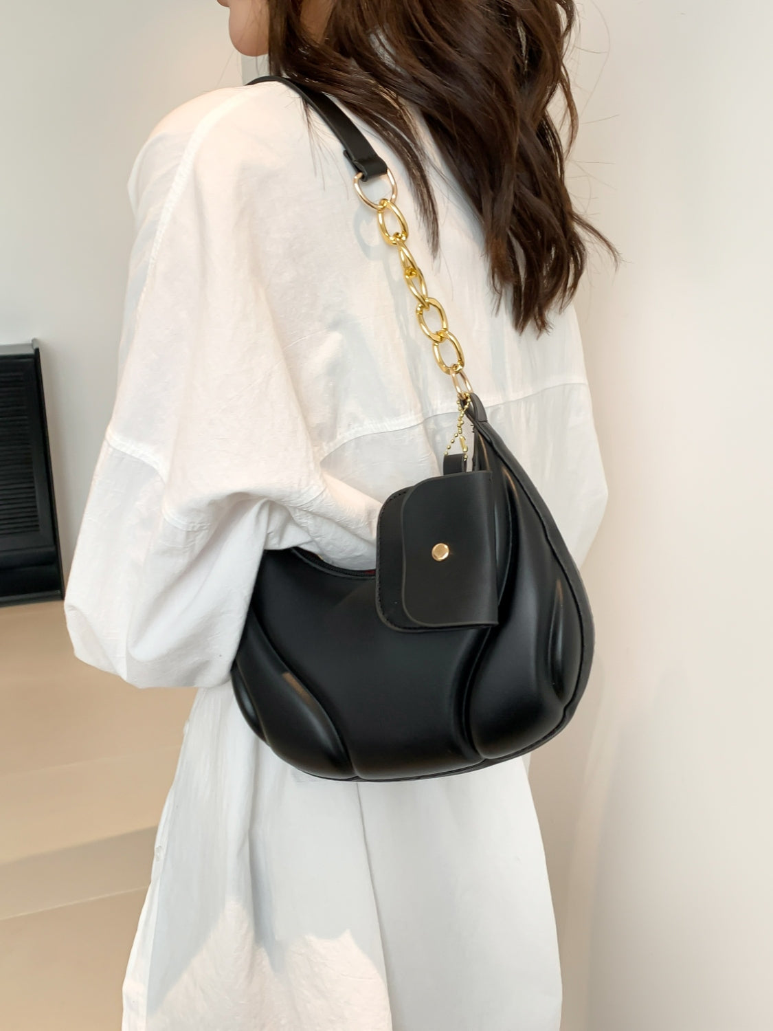 Leather Shoulder Bag with EarPods Bag